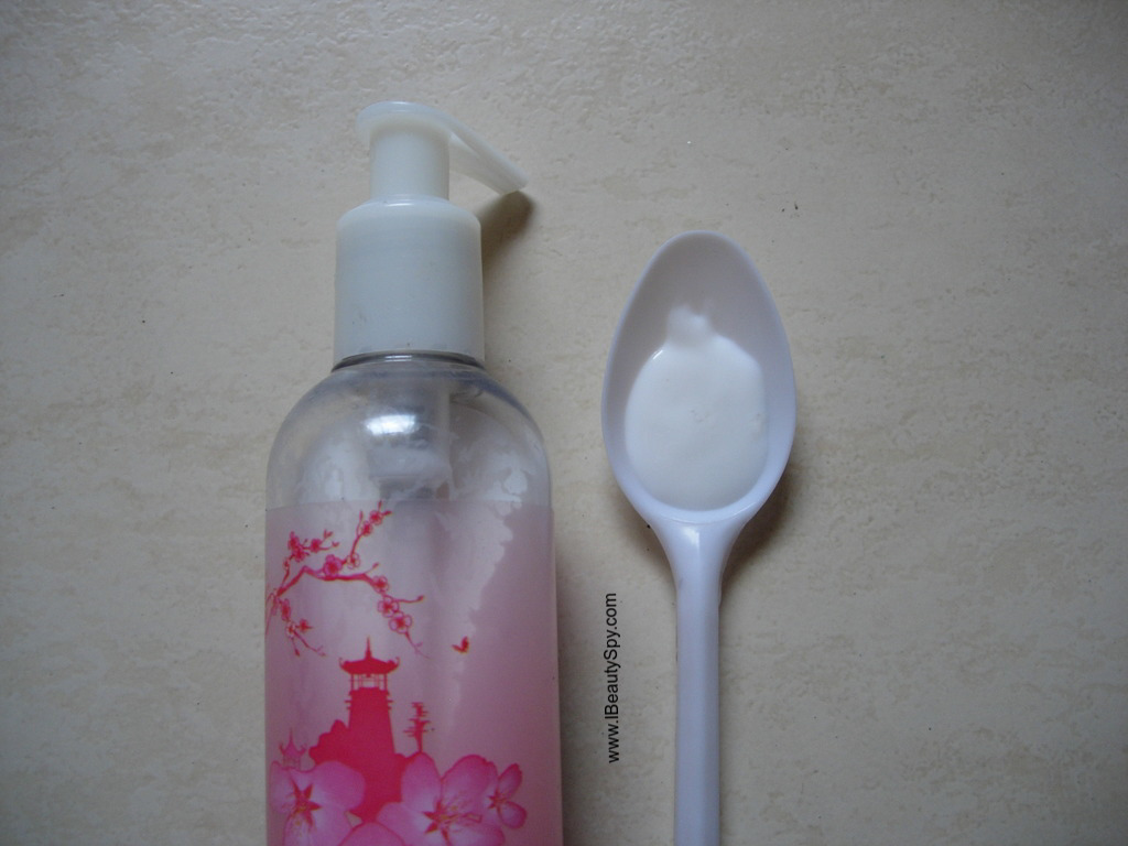 the_body_shop_cherry_blossom_body_lotion_swatch